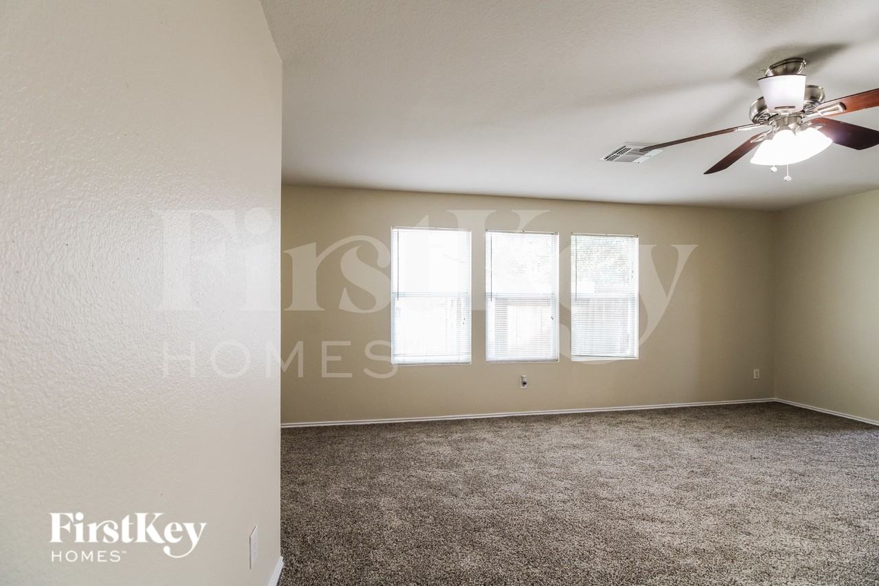 7871 Ashland Springs Ln - Photo 5 of 15