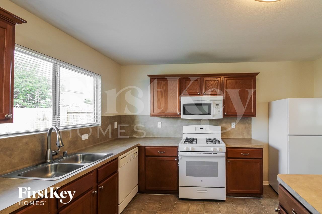 7871 Ashland Springs Ln - Photo 7 of 15