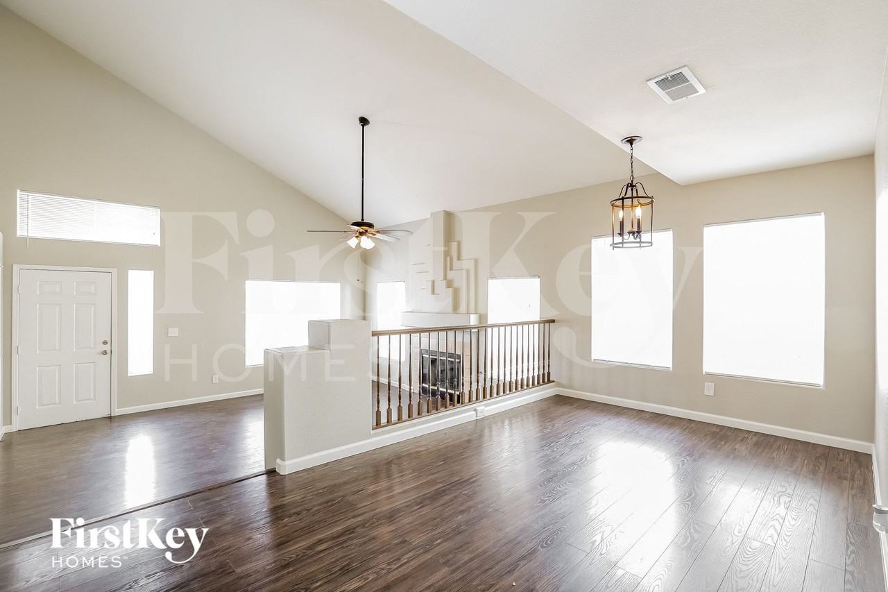 7208 Golden Falcon St - Photo 6 of 15