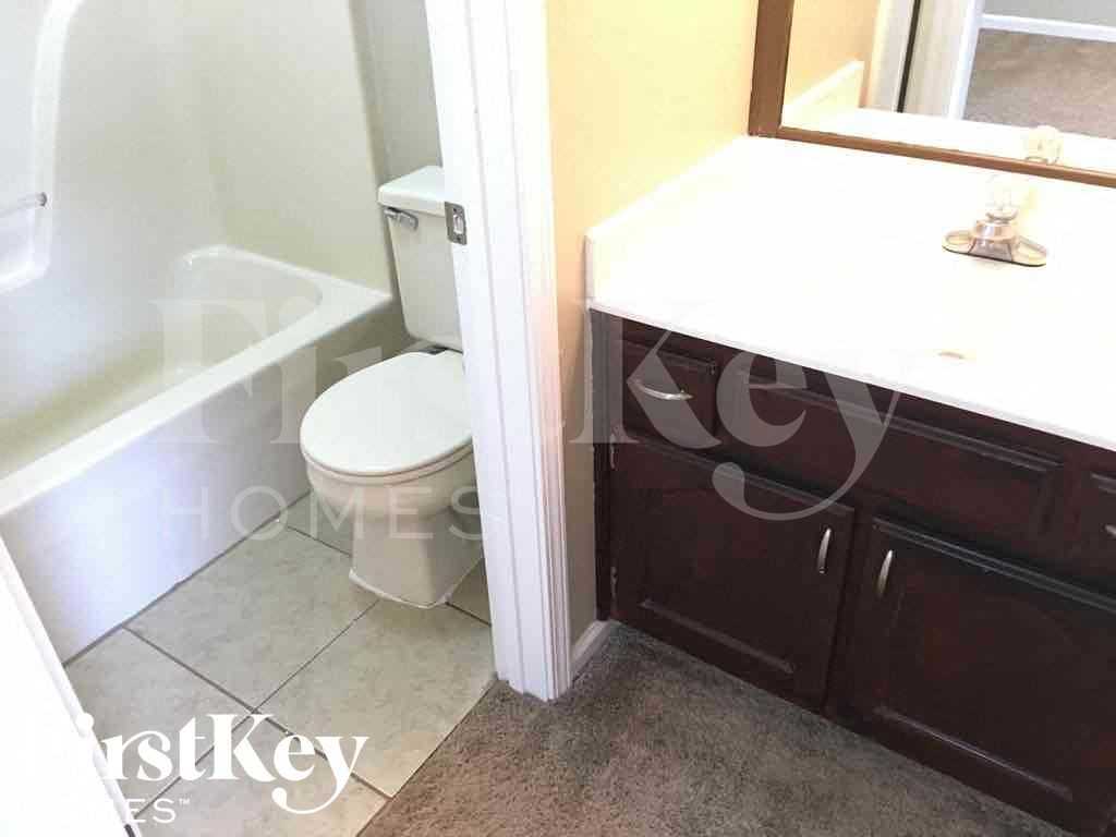 7090 Maryland Ct - Photo 5 of 17