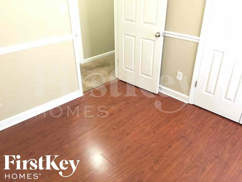 7090 Maryland Ct - Photo 6 of 17