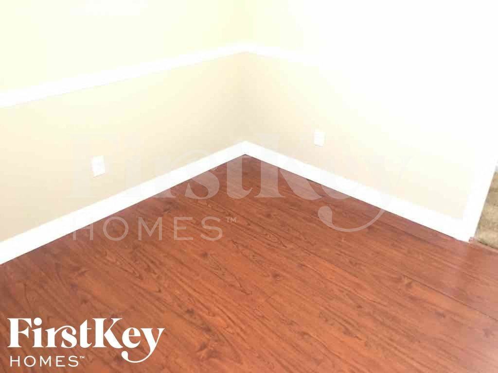 7090 Maryland Ct - Photo 7 of 17