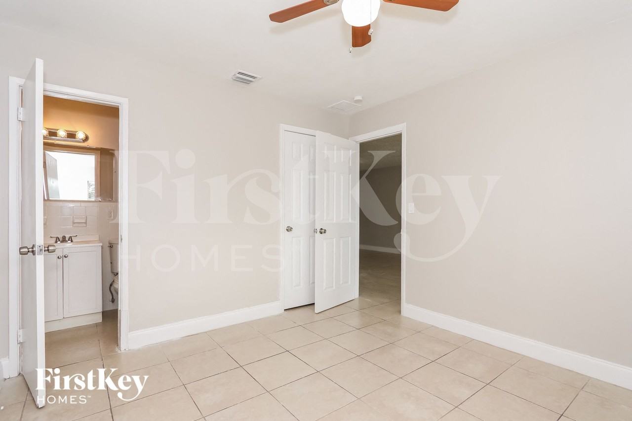 6331 Southgate Blvd - Photo 7 of 15