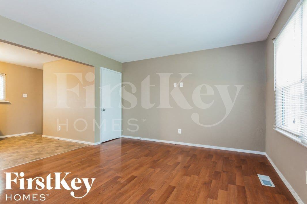 5180 Carey Ln - Photo 2 of 14