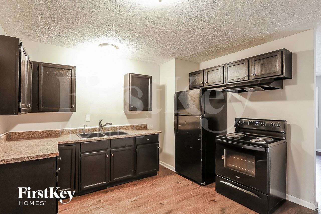 4622 Karen Dr - Photo 3 of 16