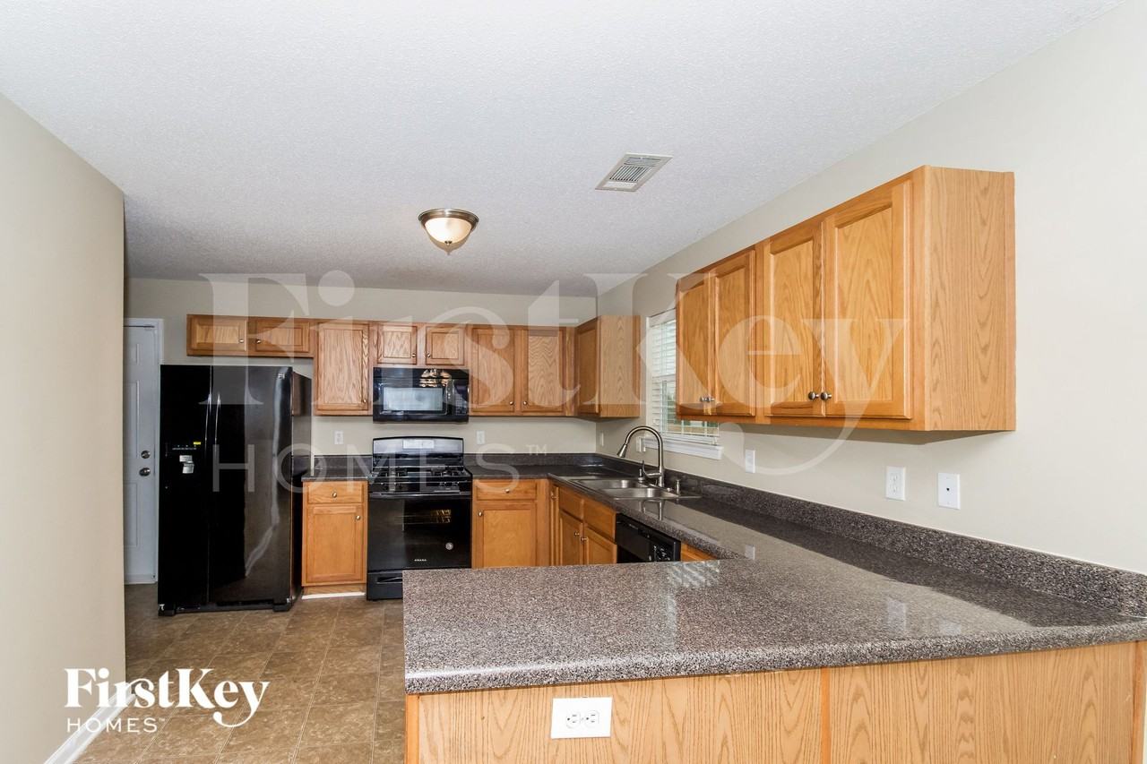 4504 Glider Cir - Photo 6 of 15