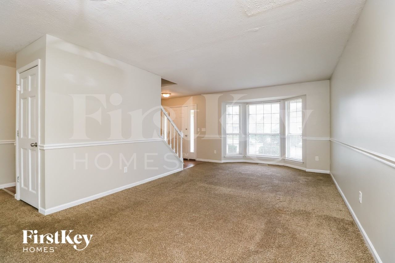 2909 Sand Spur Ct - Photo 4 of 16