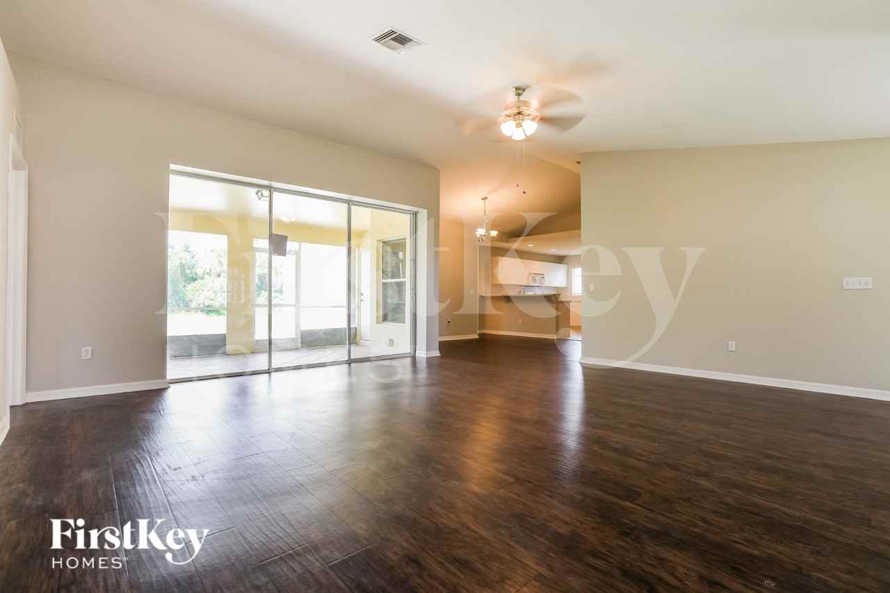 2166 Boca Chica Ave - Photo 2 of 16