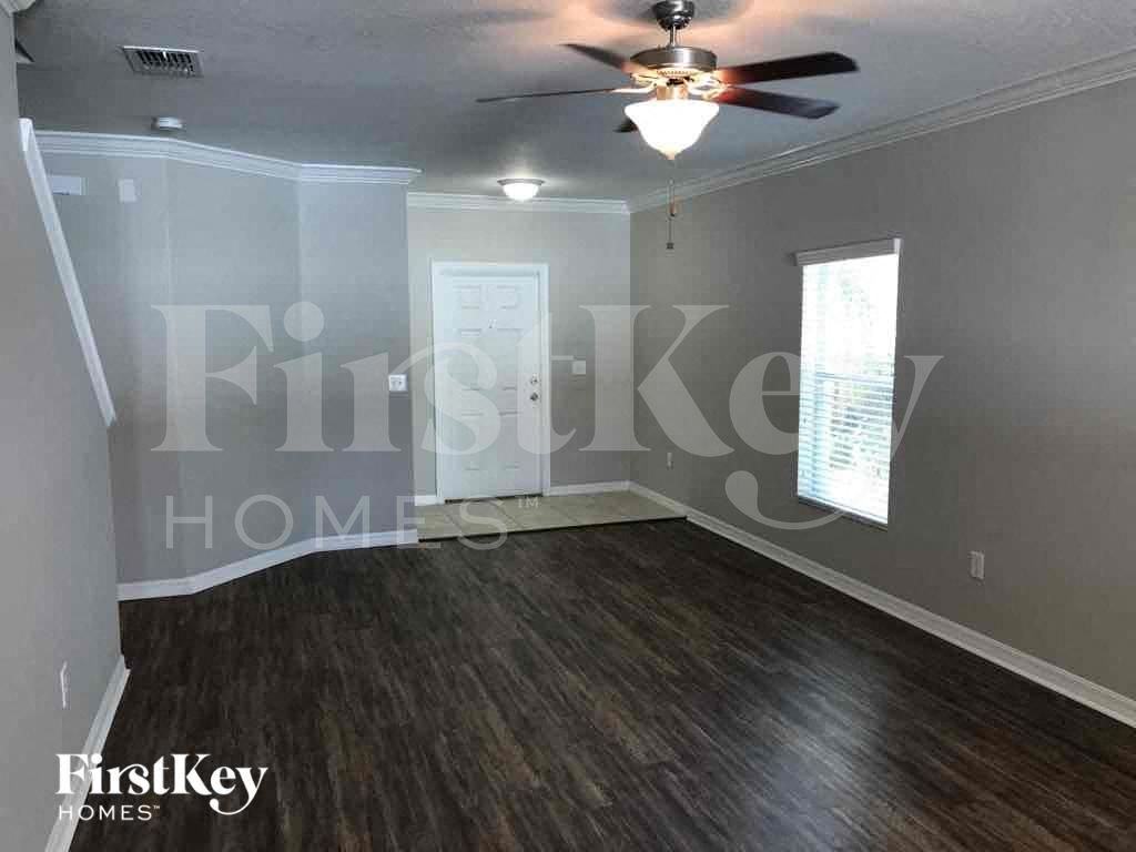 1904 Hawks View Dr - Photo 4 of 17