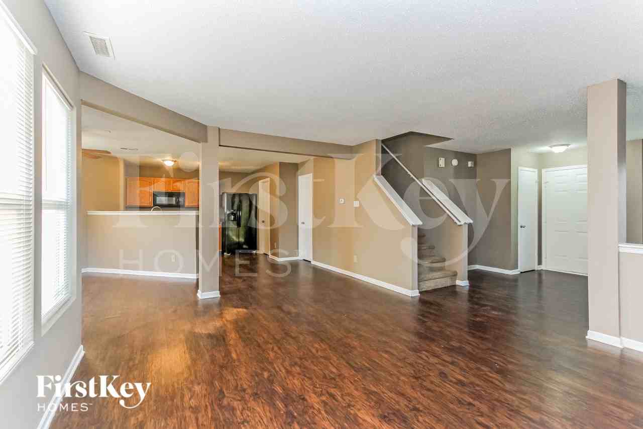 10915 Firefly Cir - Photo 3 of 16