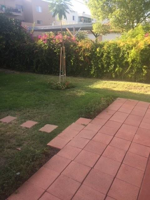 6131 Canby Ave - Photo 2 of 10