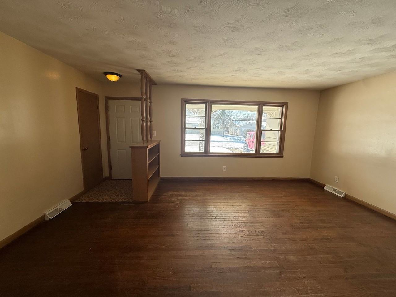 1943 E Glenco St - Photo 2 of 11