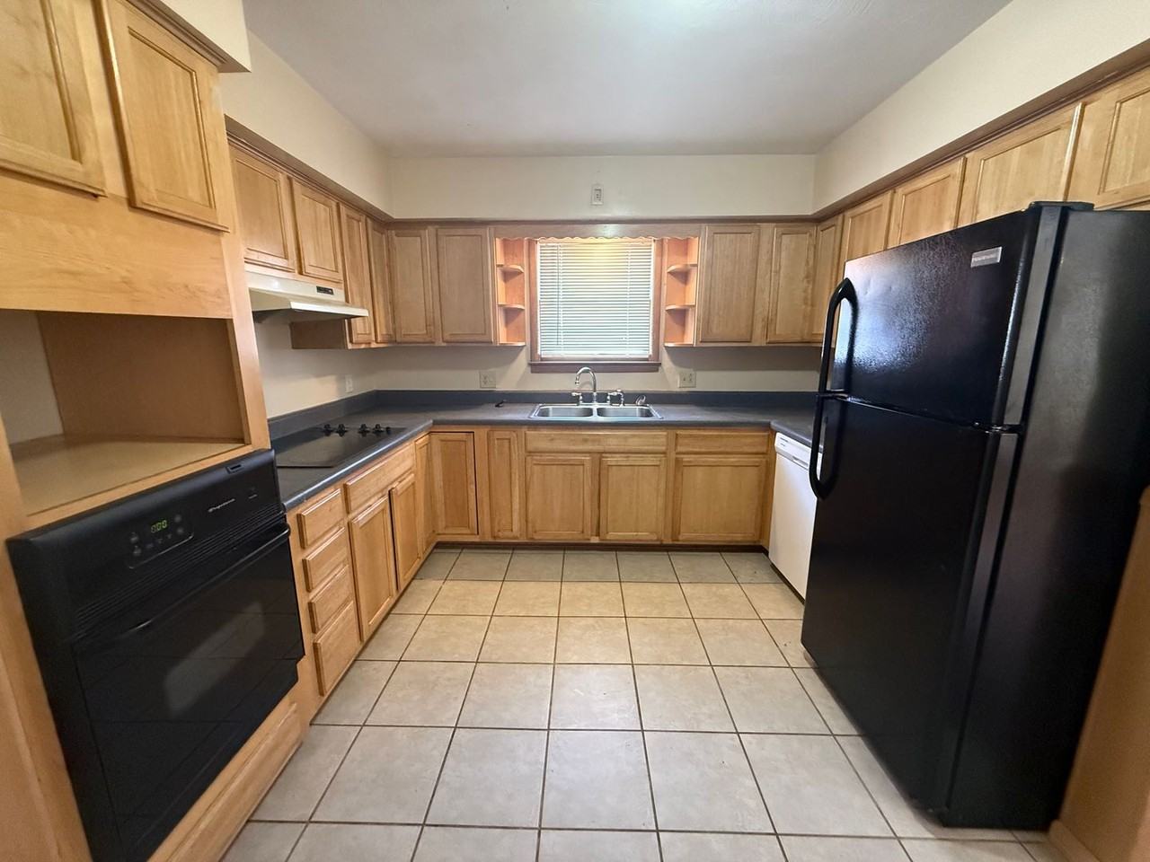 1943 E Glenco St - Photo 4 of 11