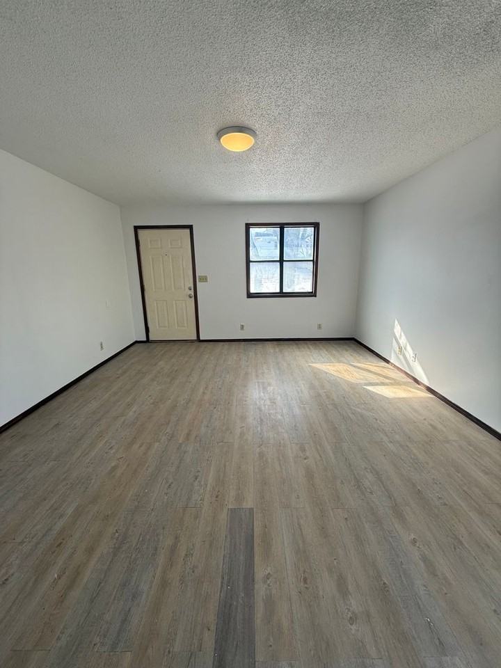 2369 W Farm Road 164 - Photo 2 of 9