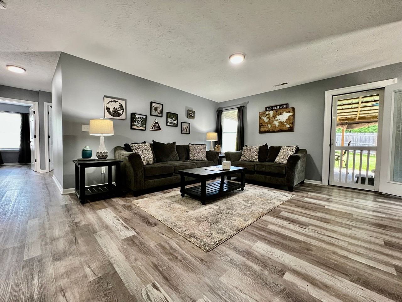 160 Overbrook Dr - Photo 3 of 25