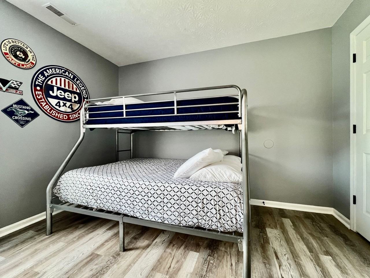 160 Overbrook Dr - Photo 7 of 25