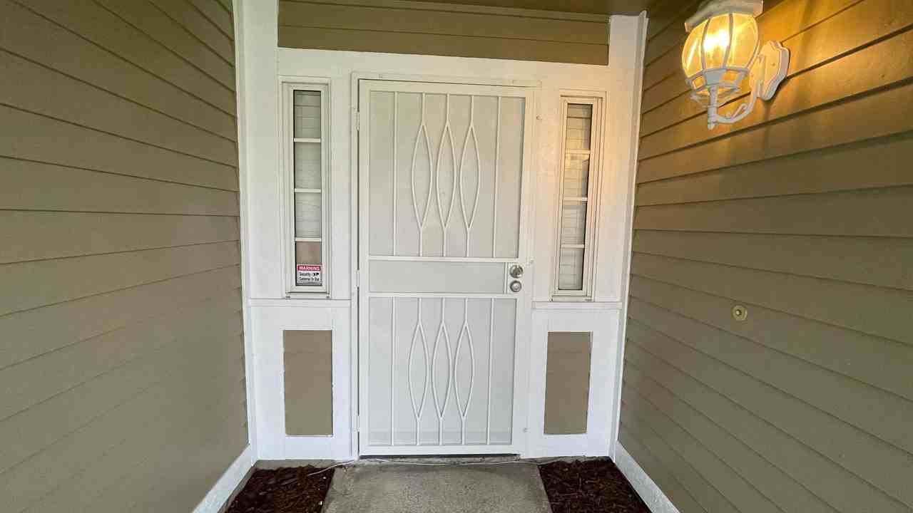 1328 E Pennsylvania Ave - Photo 2 of 41
