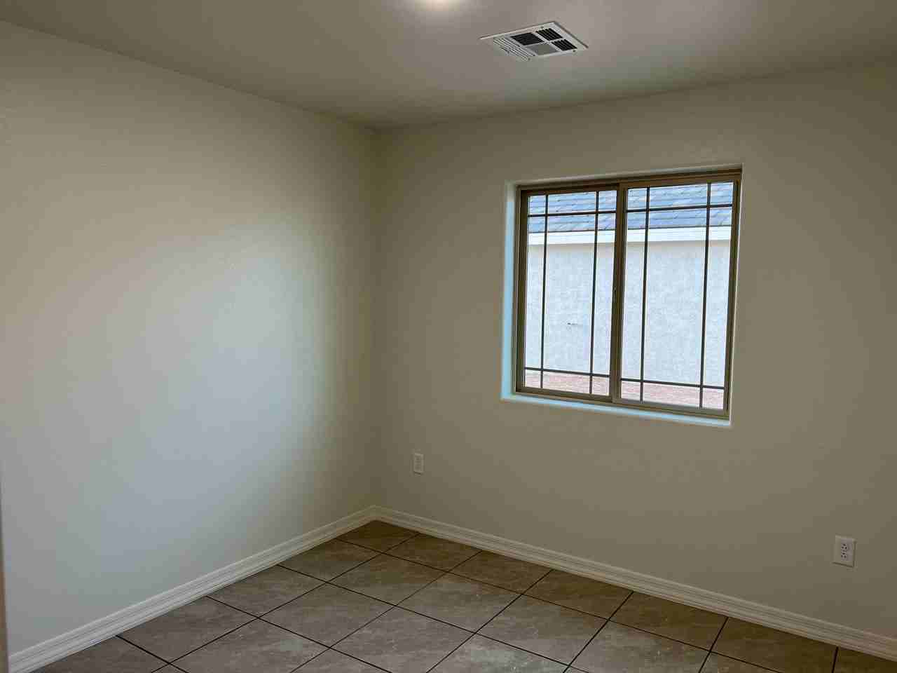 237 237 S Amarely Ave - Photo 2 of 20