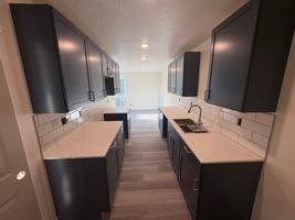 featured image of 407 W 4th St