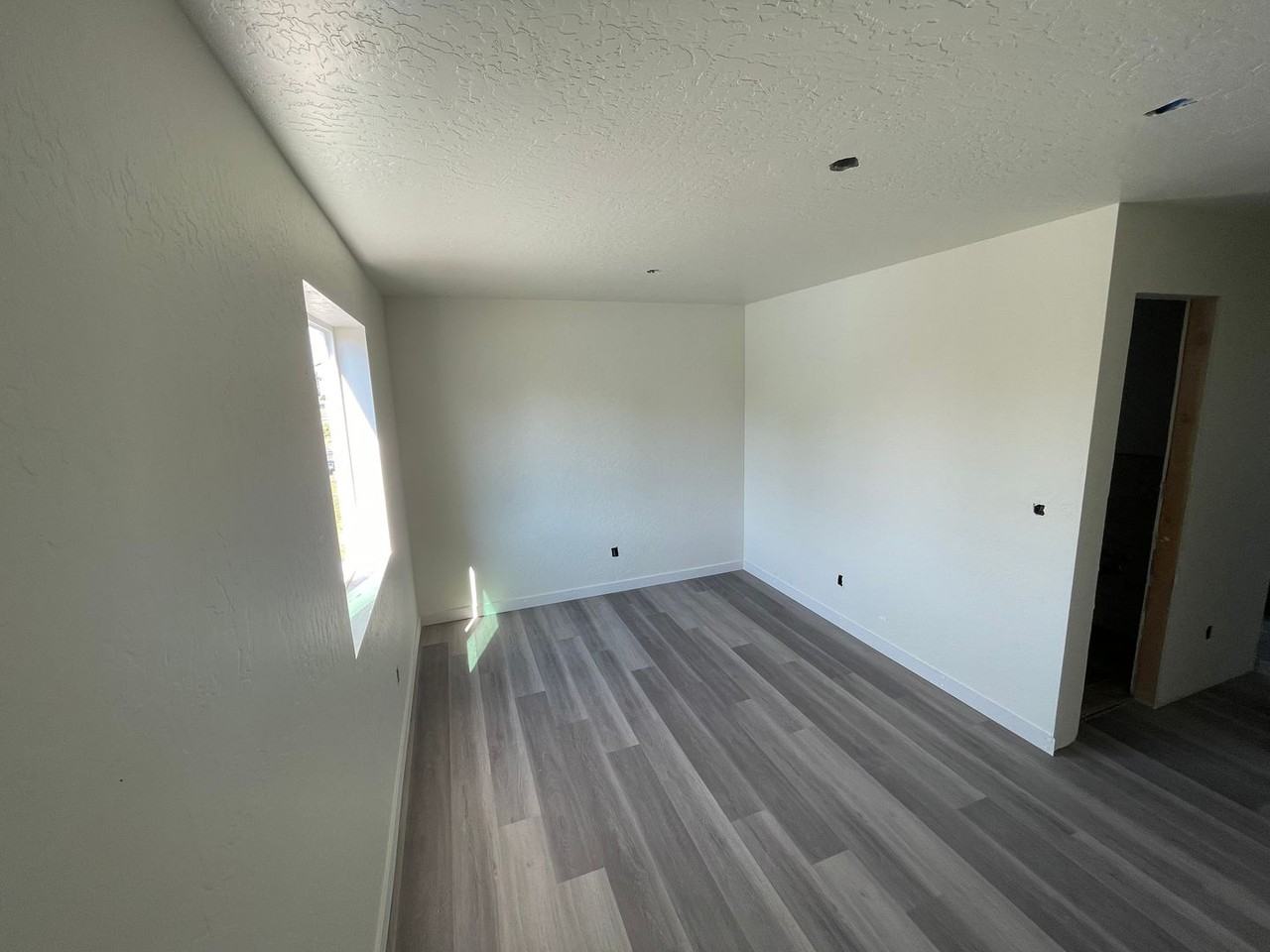 407 W 4th St. - Photo 5 of 22