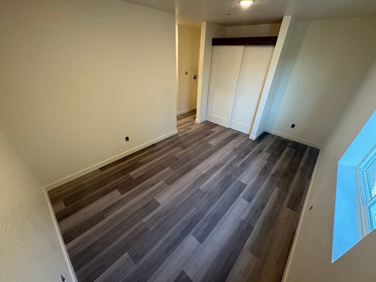 407 W 4th St. - Photo 7 of 22