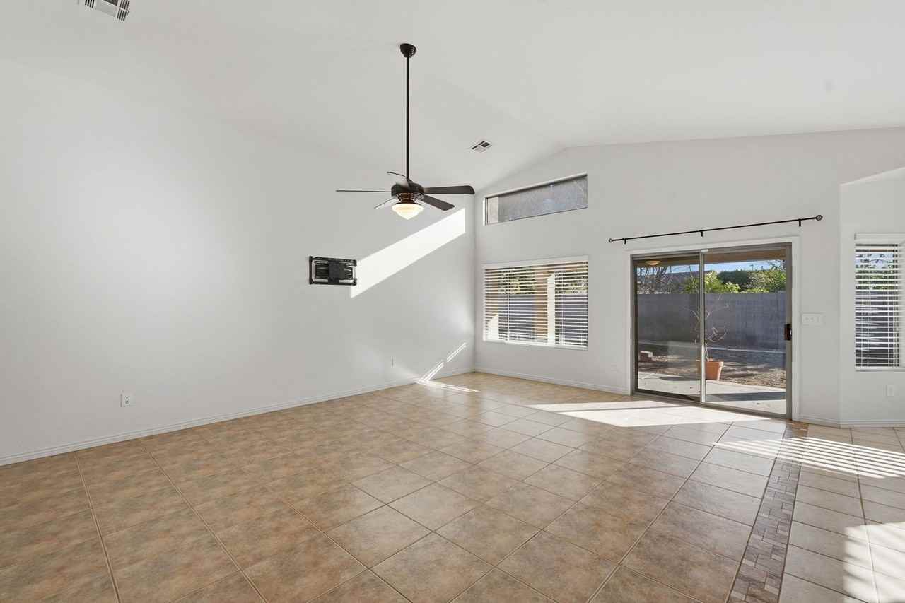 1281 N Mckenna Ln - Photo 5 of 45