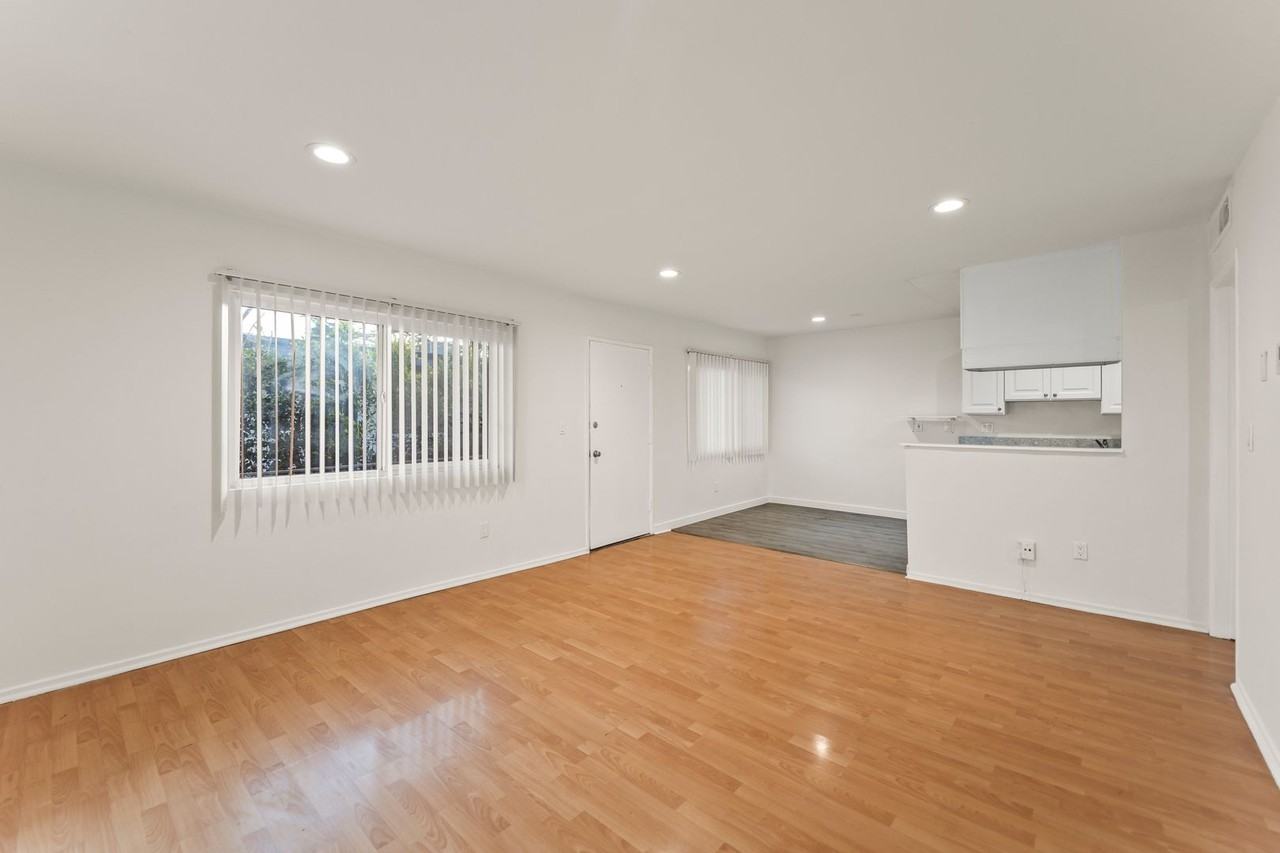 5738 Woodman Ave #1 - Photo 3 of 16