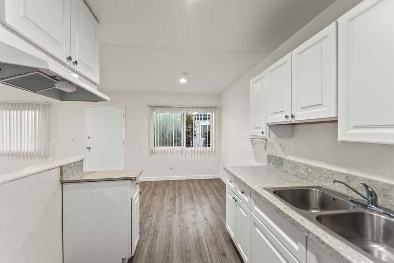 5738 Woodman Ave #1 - Photo 7 of 16