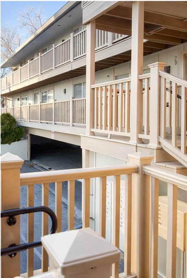 Manzanita Manor - Photo 2 of 4