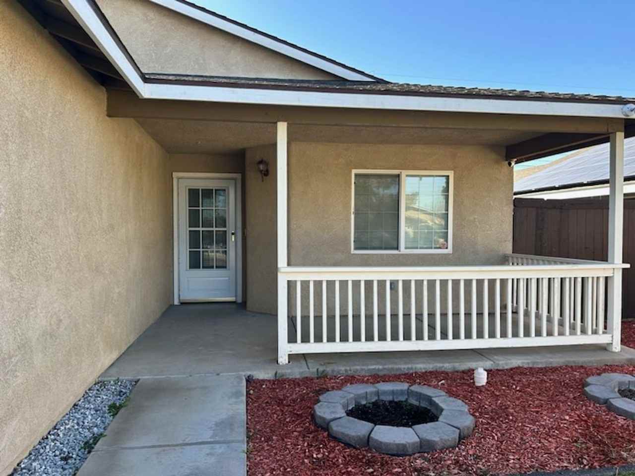 1633 S Farragut St - Photo 2 of 17