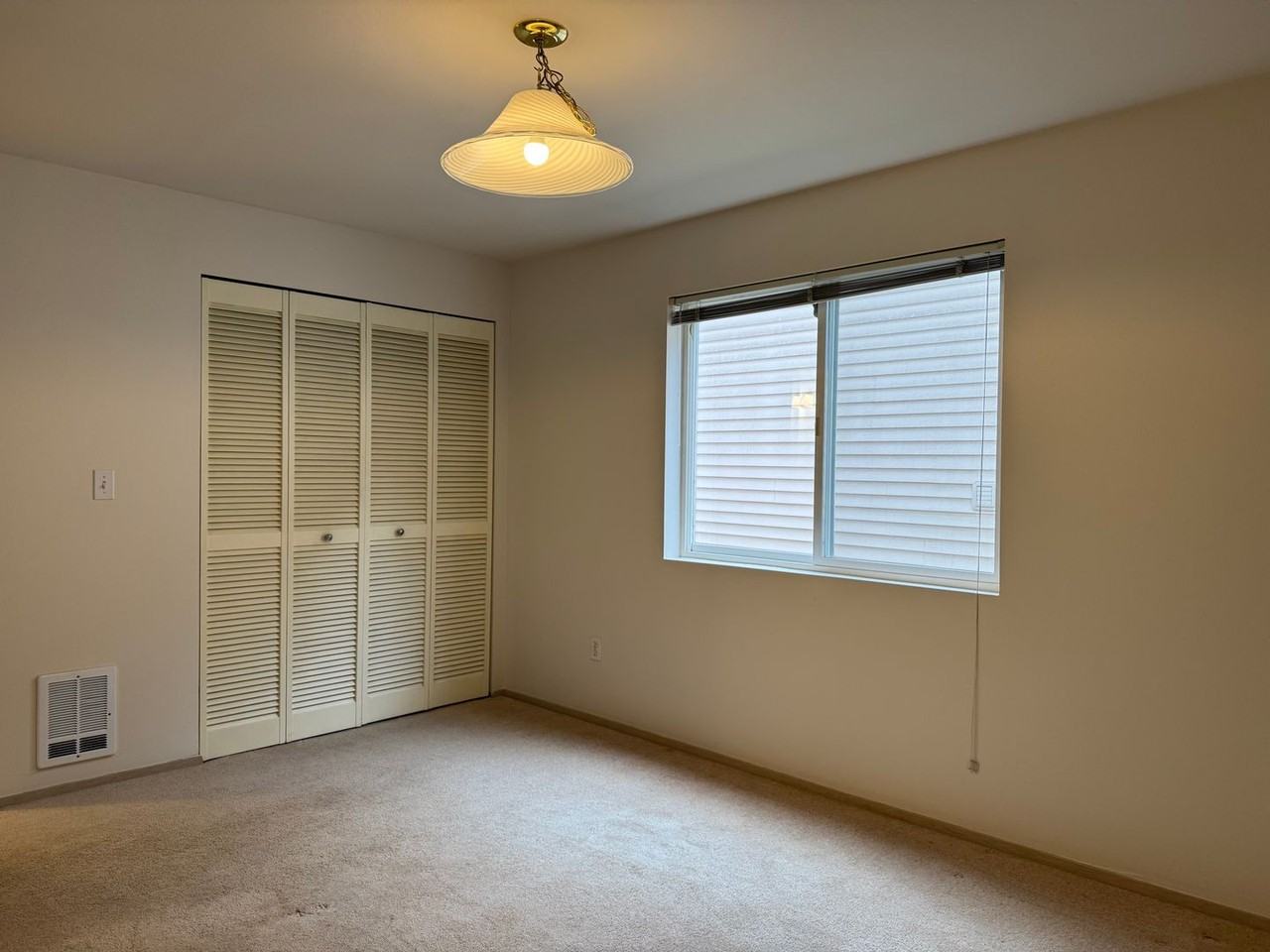 937 N 199th St - Photo 5 of 21