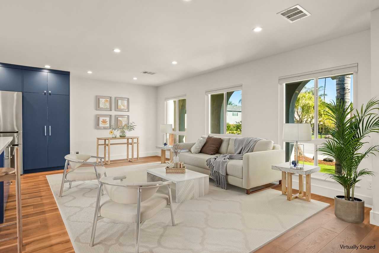 6114 Haas St - Photo 4 of 34