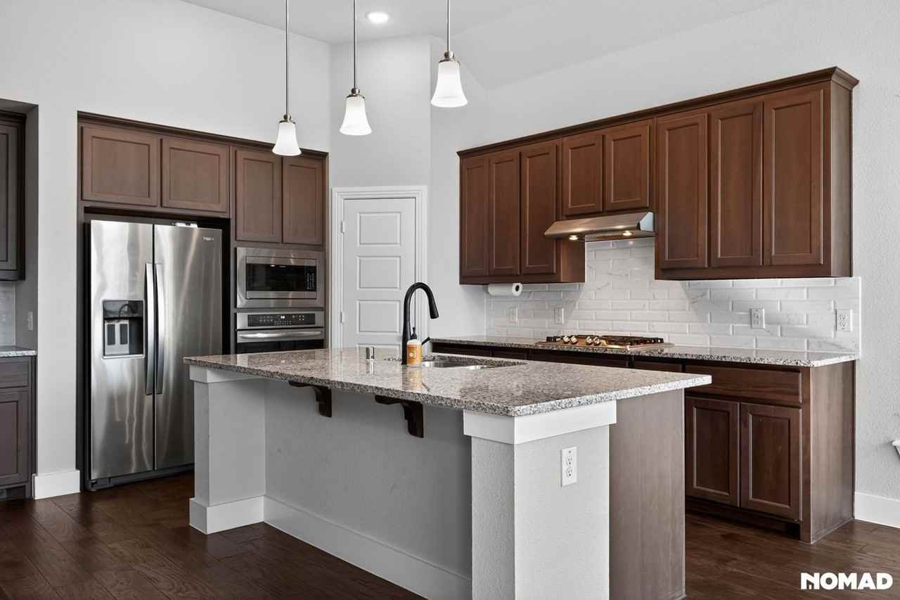 1312 Audubon Dr - Photo 4 of 32