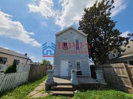 featured image of 920 W Columbia St