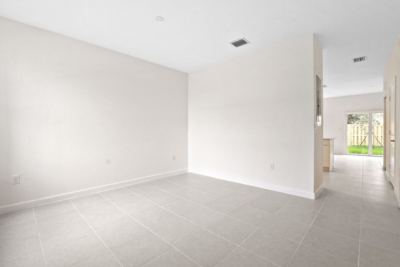 12136 Sw 268th St - Photo 5 of 26