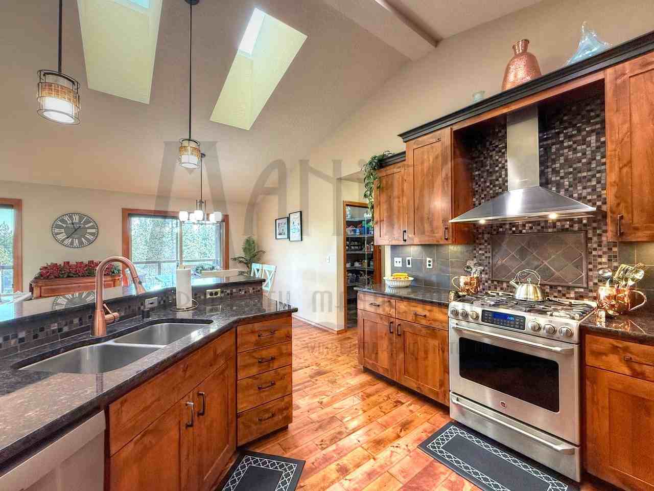 1008 N River Ridge Blvd - Photo 7 of 39