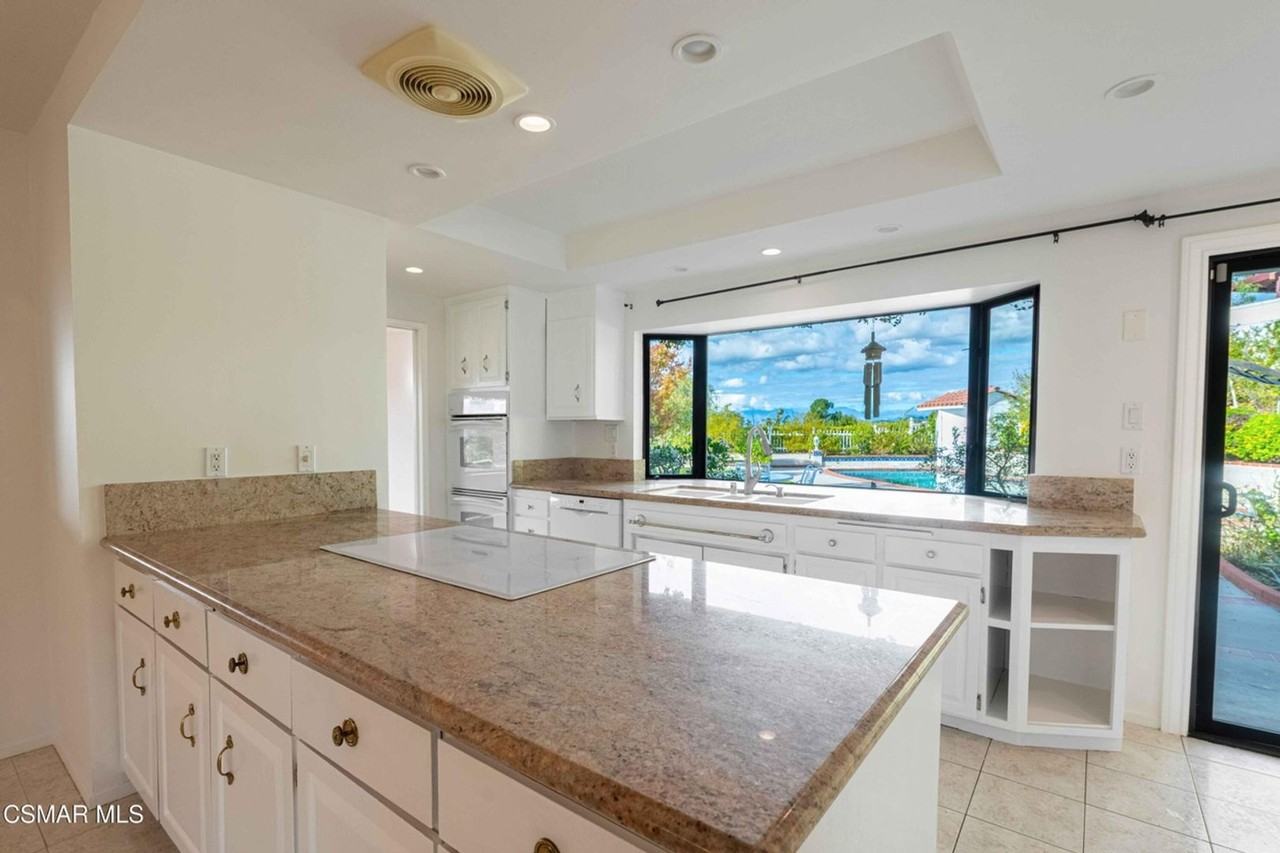 1319 Wilder St - Photo 4 of 23