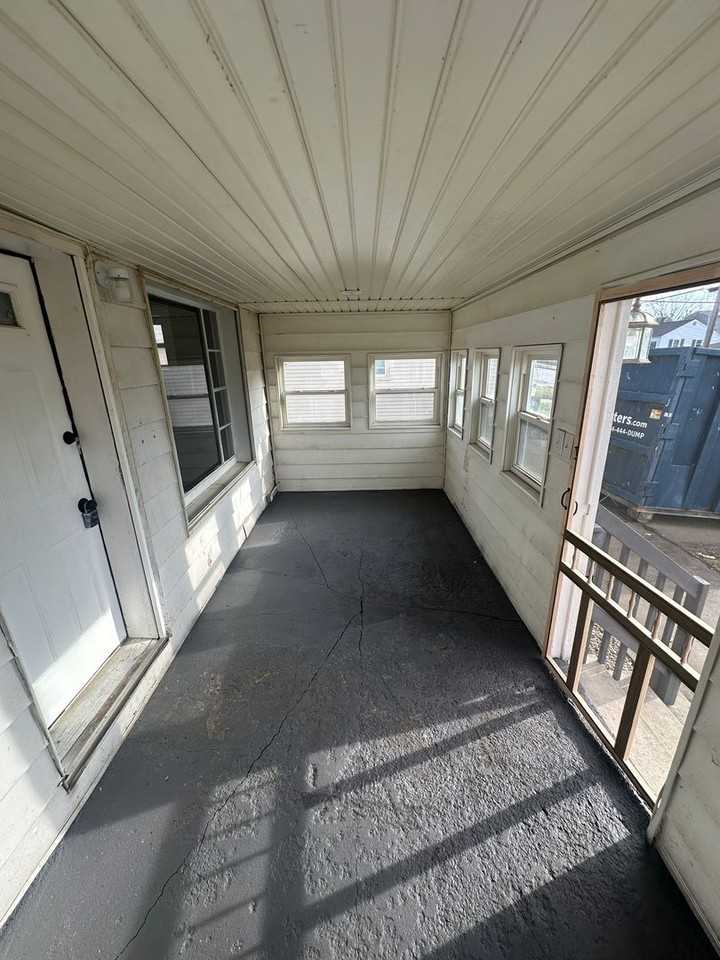 865 Georgia Ave - Photo 4 of 13