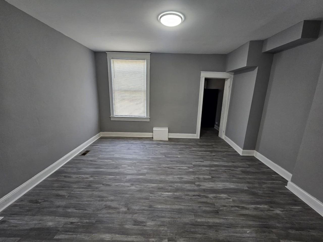 3016 Kenyon Ave - Photo 3 of 14