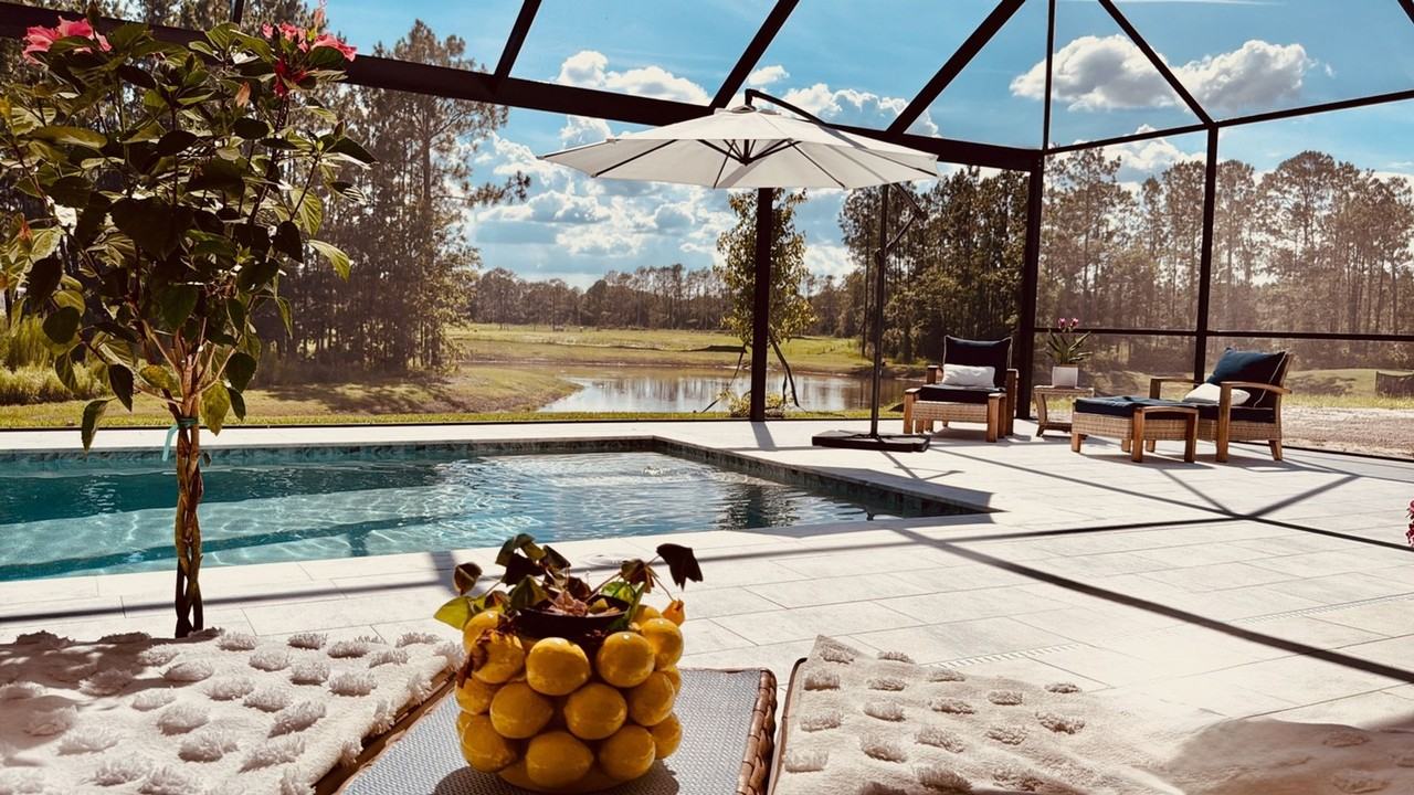 1729 Drummond Pt - Photo 2 of 46