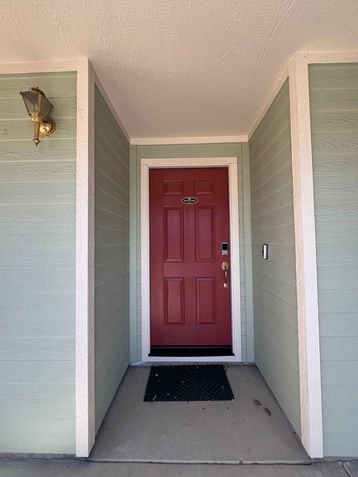 1332 Windsor Dr - Photo 2 of 27