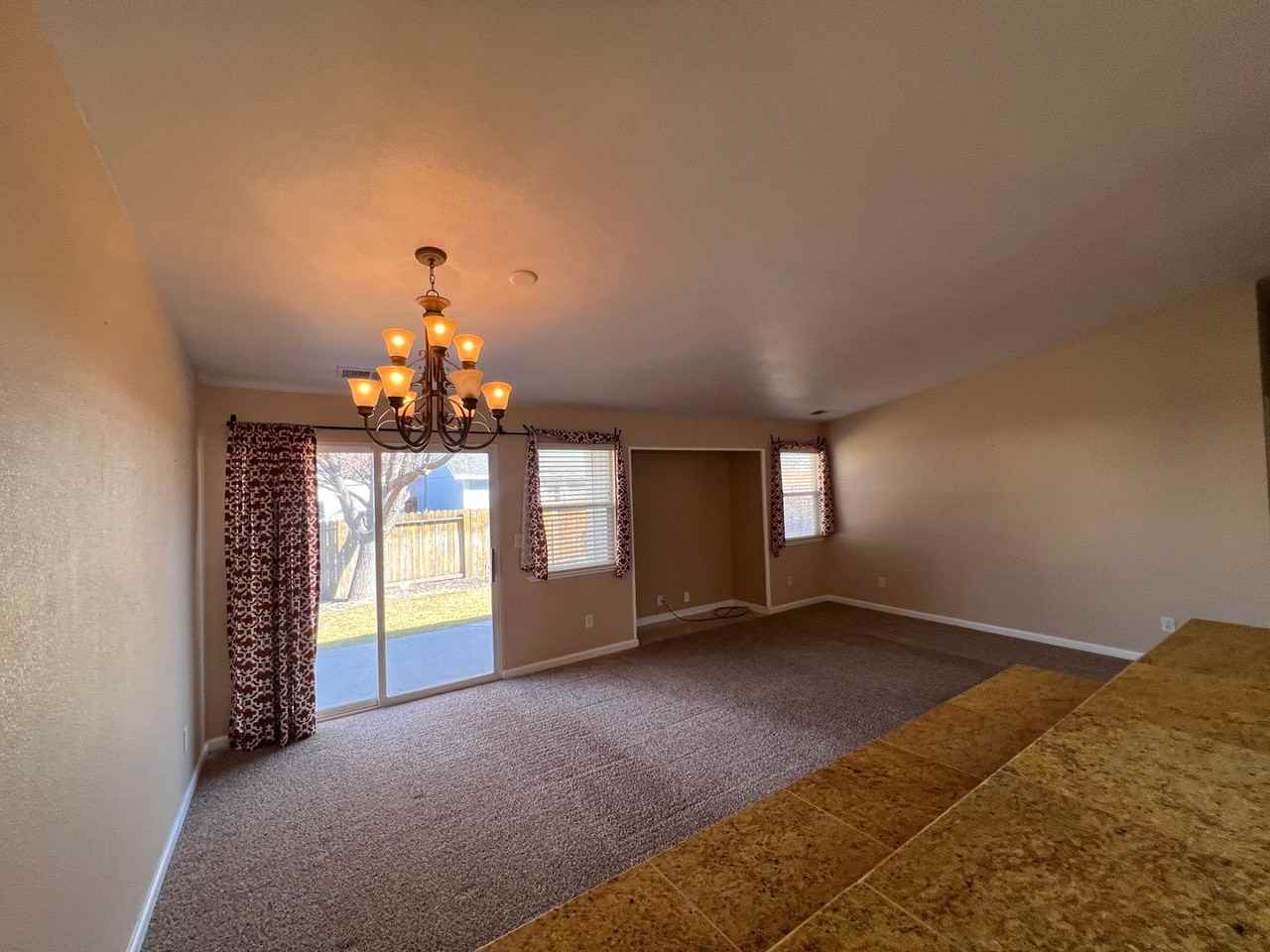 1332 Windsor Dr - Photo 4 of 27