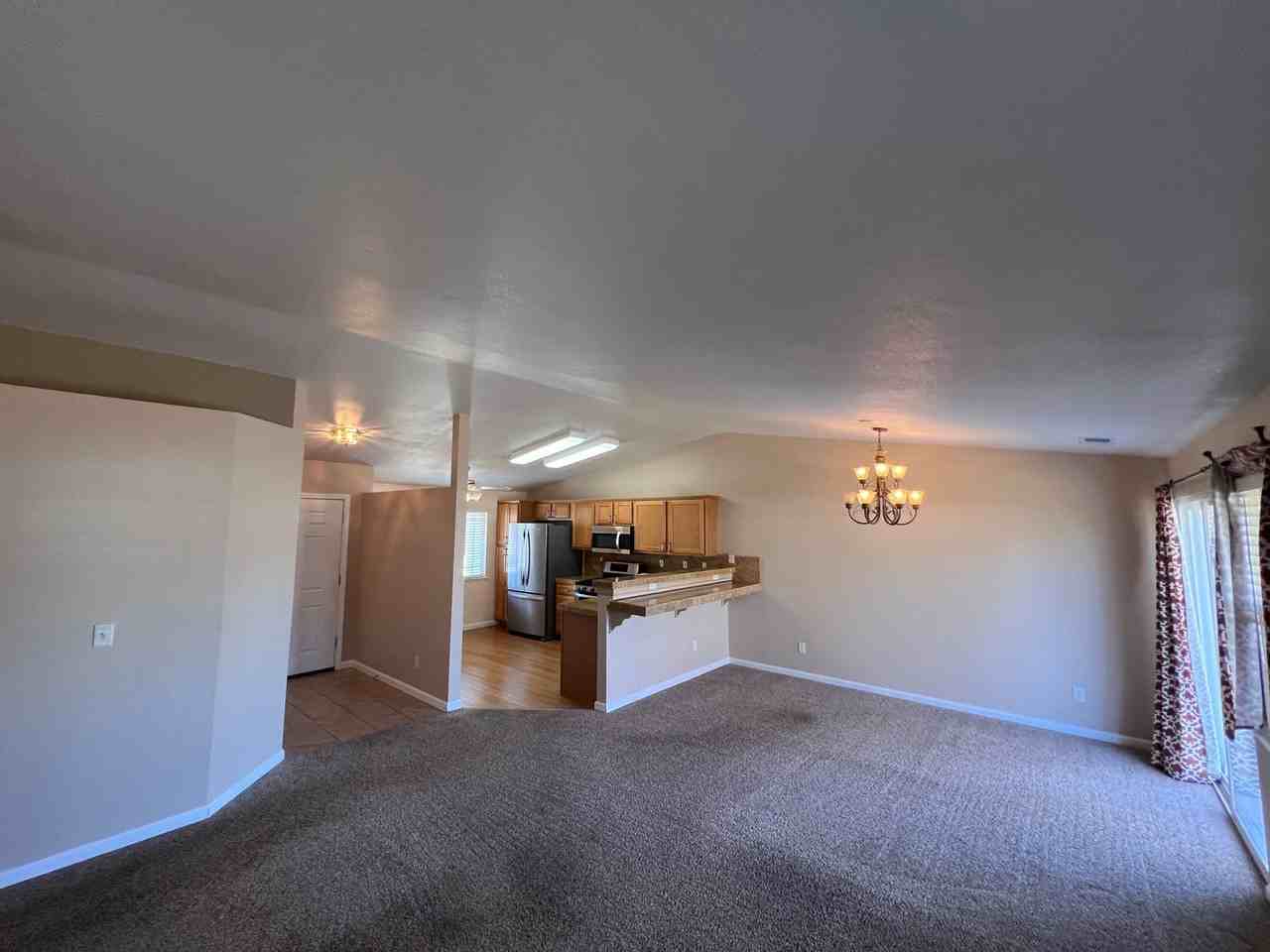 1332 Windsor Dr - Photo 5 of 27