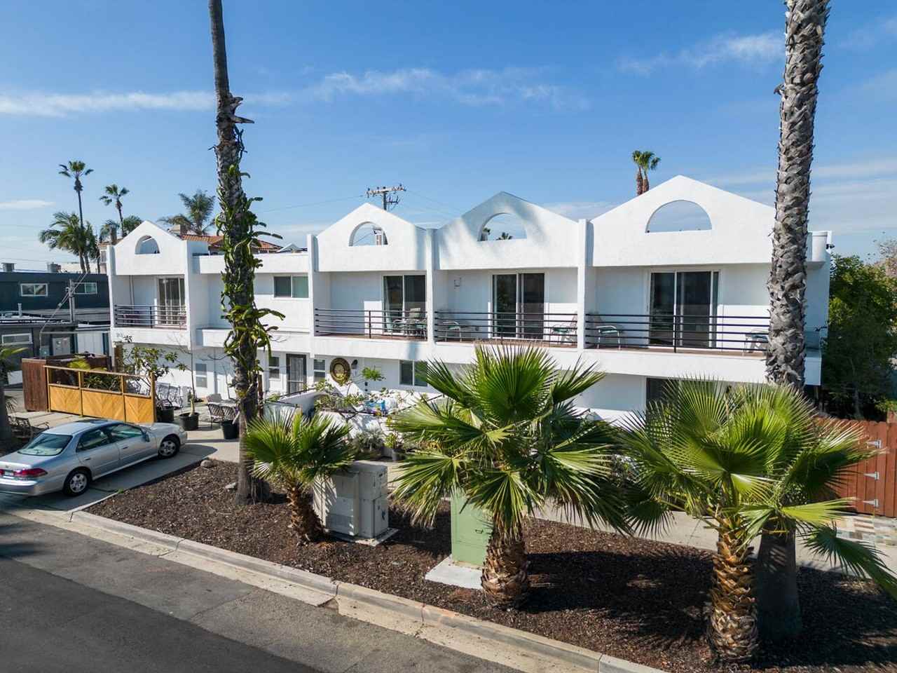 212 Oceanside Blvd #6 - Photo 2 of 39