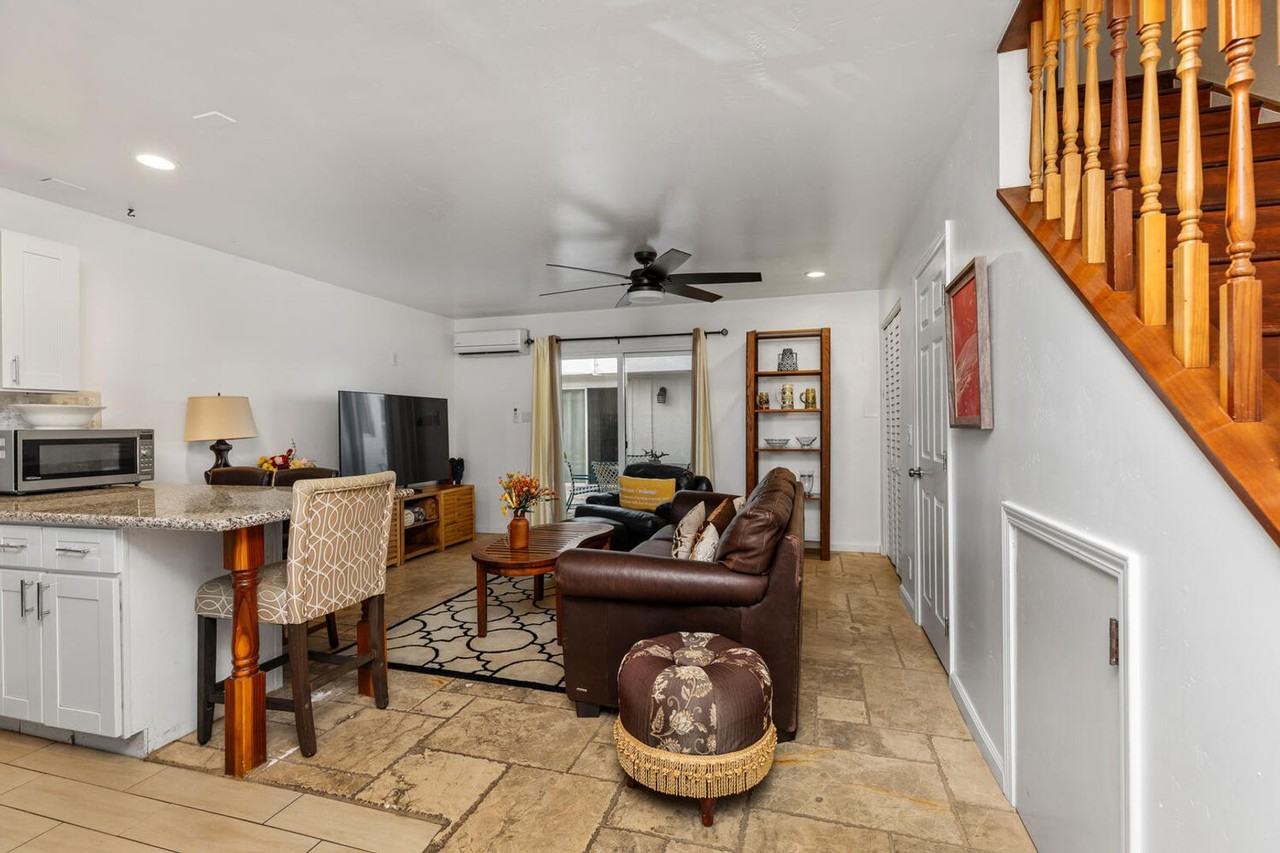 212 Oceanside Blvd #6 - Photo 4 of 39