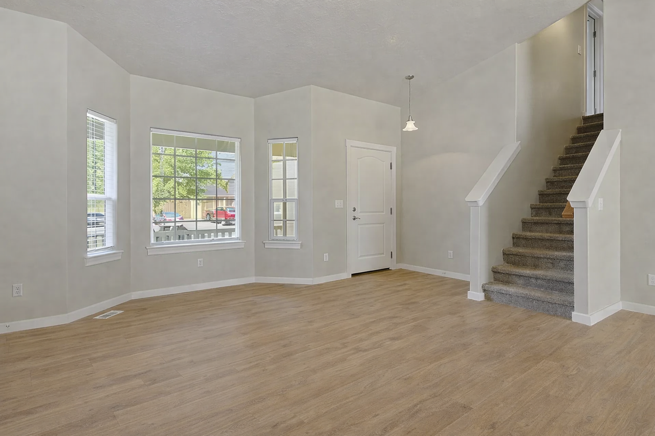 3456 N Maplestone Ave - Photo 3 of 24