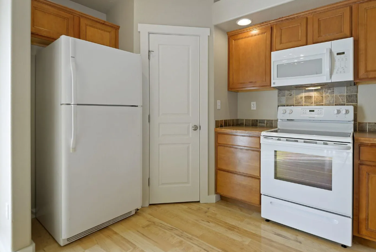 3456 N Maplestone Ave - Photo 7 of 24