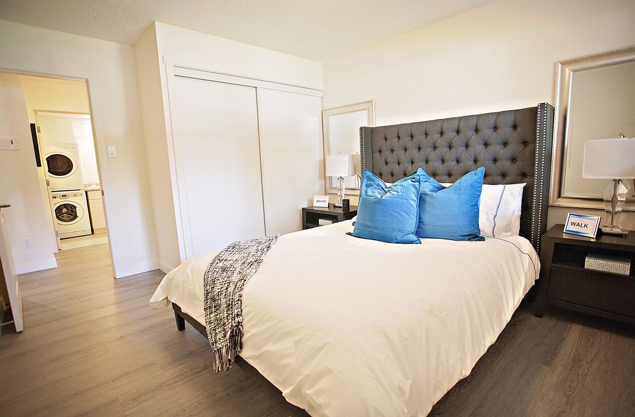 Palace Gates - Photo 4 of 12