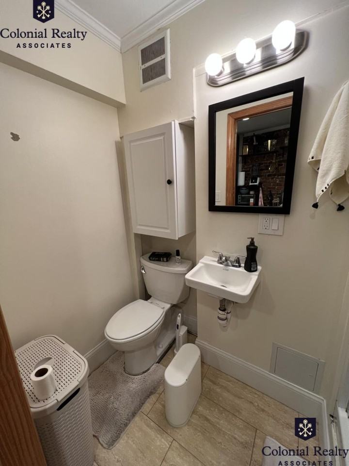 1685 Beacon St - Photo 3 of 7