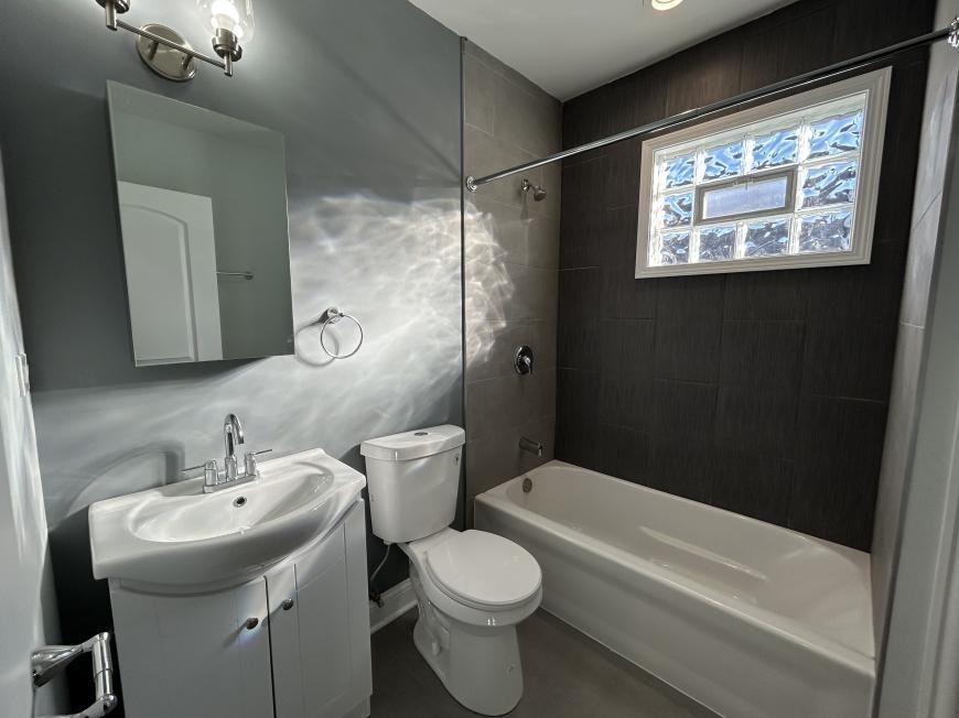 2717 N Rutherford Ave - Photo 7 of 9